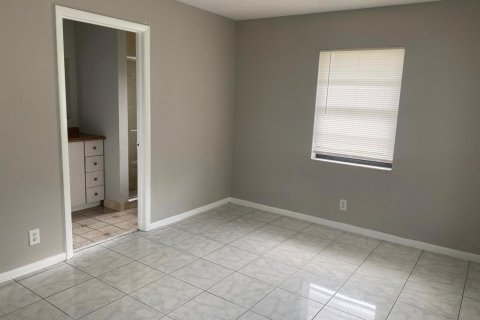 Apartamento en alquiler en West Palm Beach, Florida, 3 dormitorios, 104.05 m2 № 2289270 - foto 5