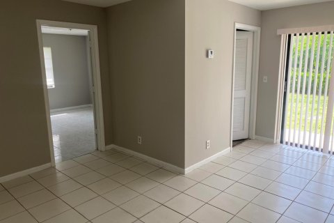 Apartamento en alquiler en West Palm Beach, Florida, 3 dormitorios, 104.05 m2 № 2289270 - foto 4