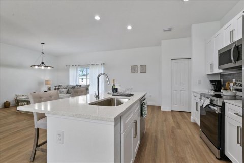 Casa en venta en Port Charlotte, Florida, 4 dormitorios, 151.99 m2 № 2385970 - foto 22