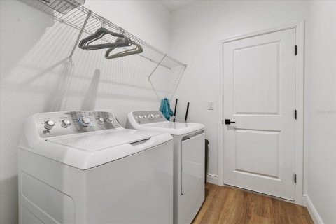Casa en venta en Port Charlotte, Florida, 4 dormitorios, 151.99 m2 № 2385970 - foto 24