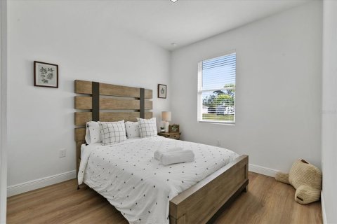 Casa en venta en Port Charlotte, Florida, 4 dormitorios, 151.99 m2 № 2385970 - foto 13