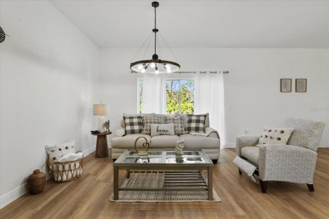 Casa en venta en Port Charlotte, Florida, 4 dormitorios, 151.99 m2 № 2385970 - foto 9