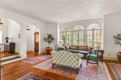 Casa en venta en Orlando, Florida, 4 dormitorios, 438.68 m2 № 1767125 - foto 4