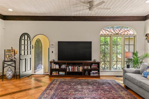 Casa en venta en Orlando, Florida, 4 dormitorios, 438.68 m2 № 1767125 - foto 17
