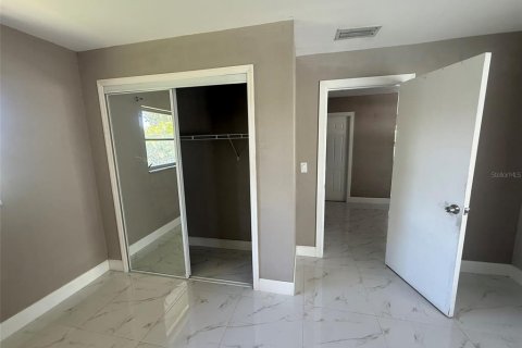 Casa en venta en Port Charlotte, Florida, 4 dormitorios, 166.95 m2 № 2308596 - foto 19