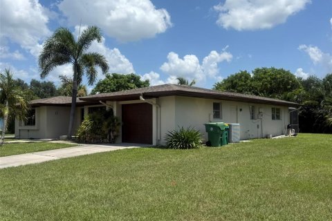 Casa en venta en Port Charlotte, Florida, 4 dormitorios, 166.95 m2 № 2308596 - foto 3