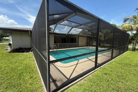 Casa en venta en Port Charlotte, Florida, 4 dormitorios, 166.95 m2 № 2308596 - foto 7