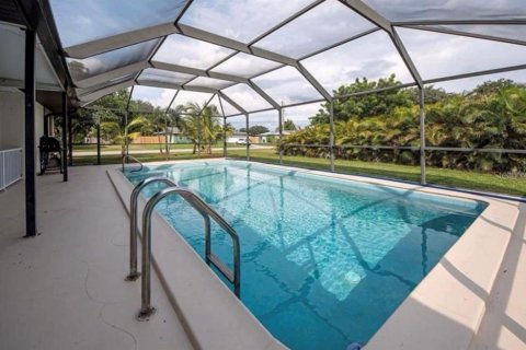 Casa en venta en Port Charlotte, Florida, 4 dormitorios, 166.95 m2 № 2308596 - foto 2
