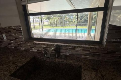 Casa en venta en Port Charlotte, Florida, 4 dormitorios, 166.95 m2 № 2308596 - foto 22