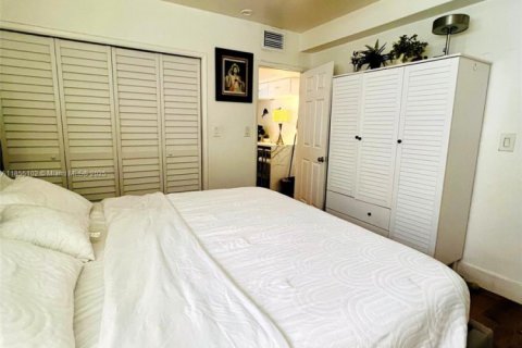 Condominio en venta en Miami Beach, Florida, 1 dormitorio, 55.74 m2 № 1874875 - foto 4