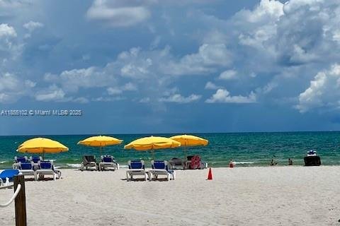 Condominio en venta en Miami Beach, Florida, 1 dormitorio, 55.74 m2 № 1874875 - foto 14