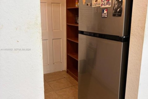 Apartment in Hollywood, Florida 1 bedroom № 2022168 - photo 8