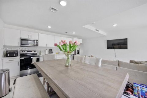 Touwnhouse à vendre à Homestead, Floride: 4 chambres, 129.88 m2 № 2241019 - photo 9