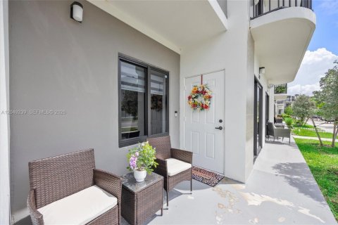 Touwnhouse à vendre à Homestead, Floride: 4 chambres, 129.88 m2 № 2241019 - photo 4