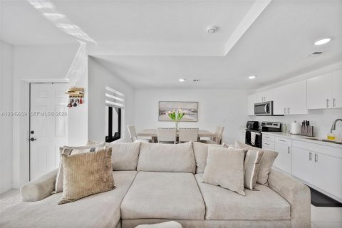 Touwnhouse à vendre à Homestead, Floride: 4 chambres, 129.88 m2 № 2241019 - photo 8