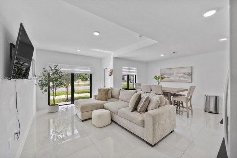 Touwnhouse à vendre à Homestead, Floride: 4 chambres, 129.88 m2 № 2241019 - photo 6