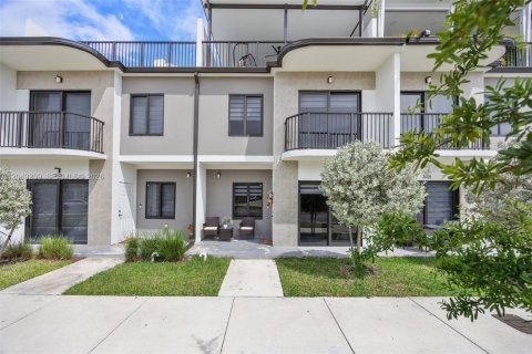 Townhouse in Homestead, Florida 4 bedrooms, 129.88 sq.m. № 2241019