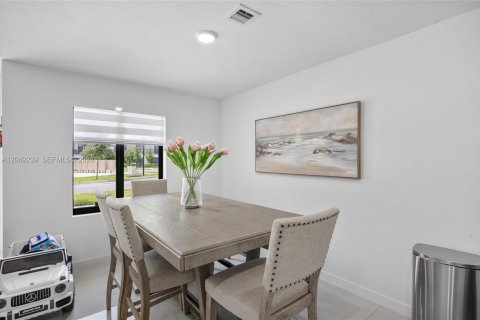 Touwnhouse à vendre à Homestead, Floride: 4 chambres, 129.88 m2 № 2241019 - photo 10