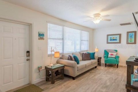 House in Dunedin, Florida 2 bedrooms, 103.31 sq.m. № 1797301 - photo 11