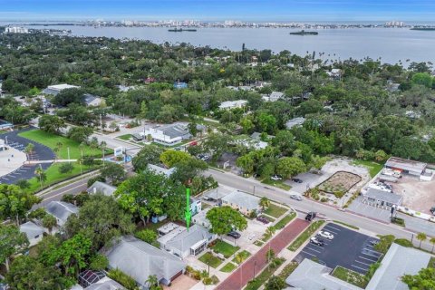 House in Dunedin, Florida 2 bedrooms, 103.31 sq.m. № 1797301 - photo 1