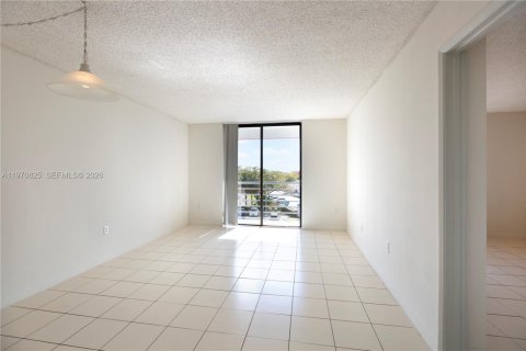 Apartment in Miami, Florida 1 bedroom, 62.34 sq.m. № 2031328 - photo 4