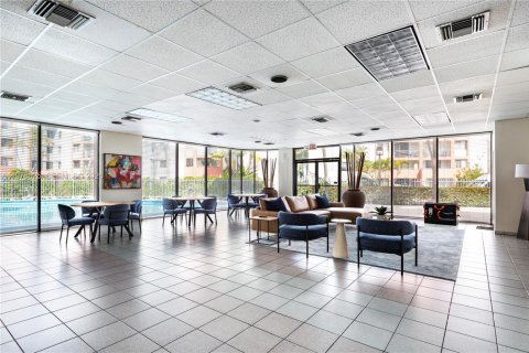 Apartment in Miami, Florida 1 bedroom, 62.34 sq.m. № 2031328 - photo 12