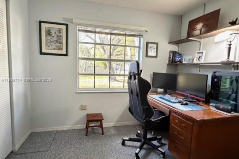 Touwnhouse à vendre à Miami, Floride: 3 chambres, 136.29 m2 № 1997277 - photo 24