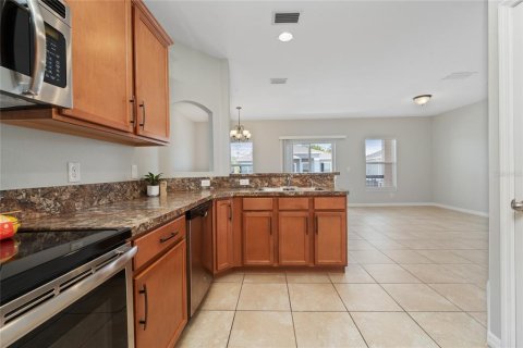Condo in Orlando, Florida, 2 bedrooms № 2378322 - photo 10