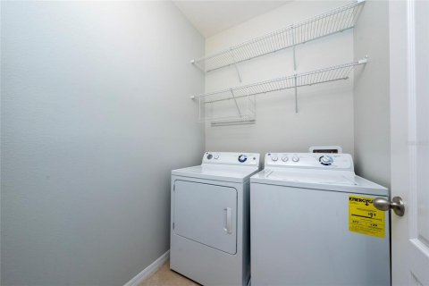 Condo in Orlando, Florida, 2 bedrooms № 2378322 - photo 28
