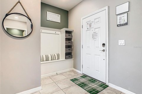 Townhouse in Davenport, Florida 5 bedrooms, 213.02 sq.m. № 2233025 - photo 3