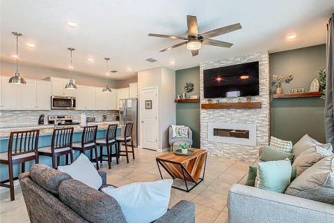 Townhouse in Davenport, Florida 5 bedrooms, 213.02 sq.m. № 2233025 - photo 16