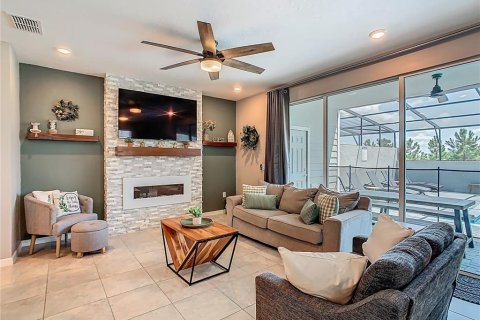 Townhouse in Davenport, Florida 5 bedrooms, 213.02 sq.m. № 2233025 - photo 11
