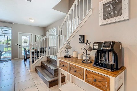 Townhouse in Davenport, Florida 5 bedrooms, 213.02 sq.m. № 2233025 - photo 5