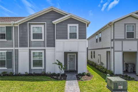Townhouse in Davenport, Florida 5 bedrooms, 213.02 sq.m. № 2233025