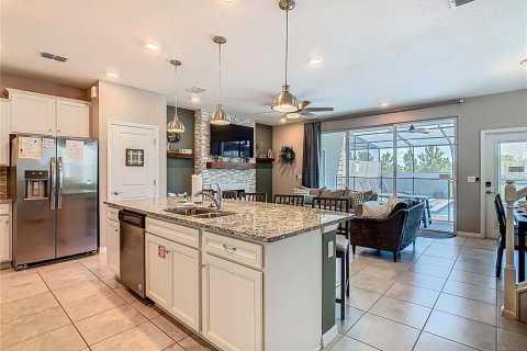 Townhouse in Davenport, Florida 5 bedrooms, 213.02 sq.m. № 2233025 - photo 6