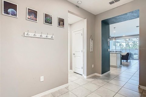 Townhouse in Davenport, Florida 5 bedrooms, 213.02 sq.m. № 2233025 - photo 4
