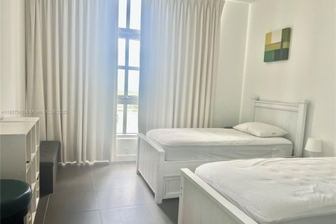 Снять в аренду кондоминиум в Майами, Флорида 2 спальни, 109.72м2, № 1920726 - фото 24