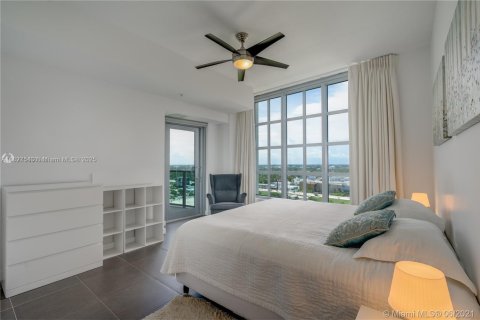 Снять в аренду кондоминиум в Майами, Флорида 2 спальни, 109.72м2, № 1920726 - фото 15