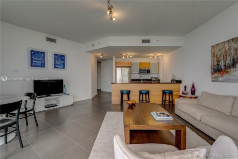 Снять в аренду кондоминиум в Майами, Флорида 2 спальни, 109.72м2, № 1920726 - фото 4