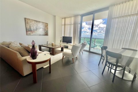 Снять в аренду кондоминиум в Майами, Флорида 2 спальни, 109.72м2, № 1920726 - фото 9