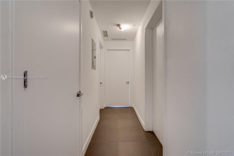 Снять в аренду кондоминиум в Майами, Флорида 2 спальни, 109.72м2, № 1920726 - фото 30