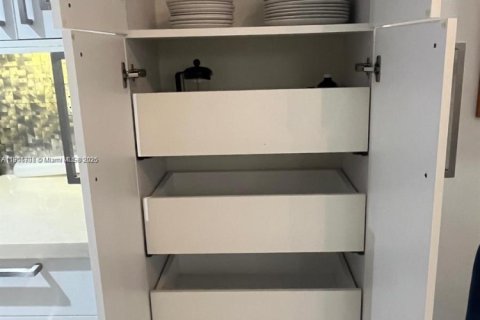 Снять в аренду кондоминиум в Майами, Флорида 2 спальни, 94.76м2, № 1963201 - фото 12