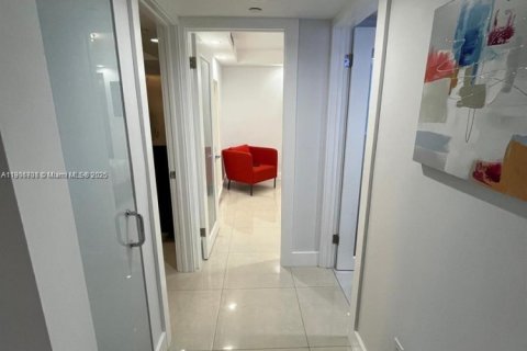 Снять в аренду кондоминиум в Майами, Флорида 2 спальни, 94.76м2, № 1963201 - фото 4