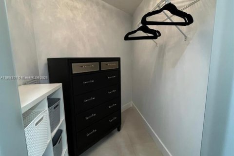 Снять в аренду кондоминиум в Майами, Флорида 2 спальни, 94.76м2, № 1963201 - фото 5