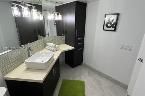 Снять в аренду кондоминиум в Майами, Флорида 2 спальни, 94.76м2, № 1963201 - фото 8