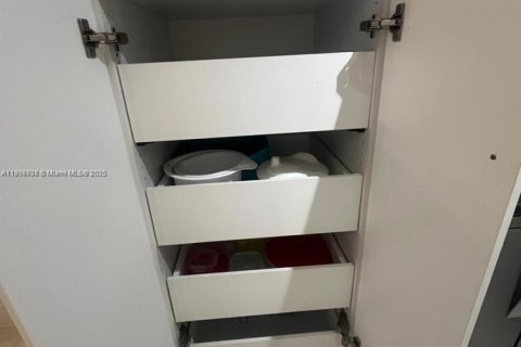 Снять в аренду кондоминиум в Майами, Флорида 2 спальни, 94.76м2, № 1963201 - фото 13