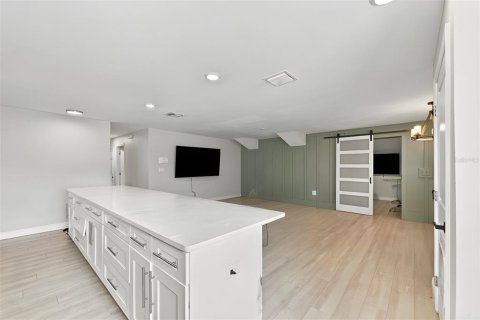 Casa en venta en Saint Petersburg, Florida, 4 dormitorios, 149.2 m2 № 2385702 - foto 10