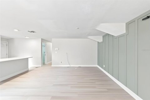 Casa en venta en Saint Petersburg, Florida, 4 dormitorios, 149.2 m2 № 2385702 - foto 9
