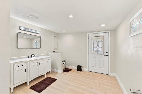 Casa en venta en Saint Petersburg, Florida, 4 dormitorios, 149.2 m2 № 2385702 - foto 16