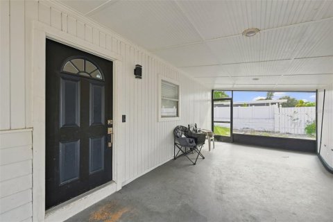 Casa en venta en Saint Petersburg, Florida, 4 dormitorios, 149.2 m2 № 2385702 - foto 3